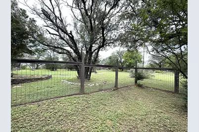107 Ridge Court, Glen Rose, TX 76043 - Photo 31
