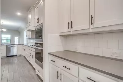 3200 Signal Hill Drive, Burleson, TX 76028 - Photo 9