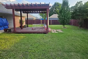 747 E 6th St, Krum, TX 76249 - Photo 19