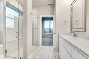 139 Lakeview Cir, Pilot Point, TX 76258 - Photo 9