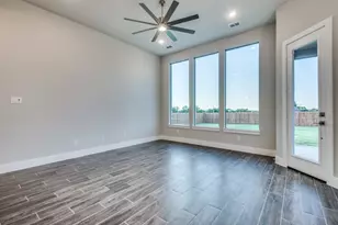 139 Lakeview Cir, Pilot Point, TX 76258 - Photo 5