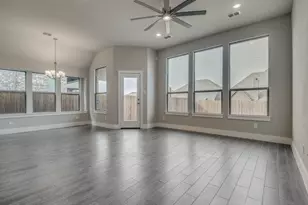 139 Lakeview Cir, Pilot Point, TX 76258 - Photo 7