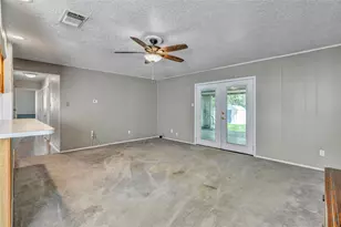 1008 Westminister Ct, Arlington, TX 76015 - Photo 9