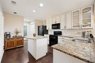 2719 Fairway Park St, Grand Prairie, TX 75050 - Photo 7
