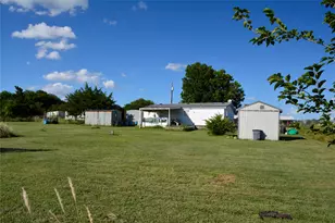 2202 Eagle Ct, Venus, TX 76084 - Photo 3