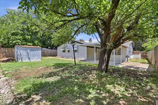 2202 E Mitchell St, Arlington, TX 76010 - Photo 25