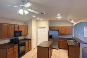 1100 Linden Dr, Burleson, TX 76028 - Photo 5