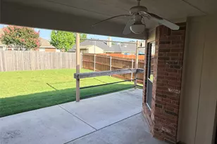 1100 Linden Dr, Burleson, TX 76028 - Photo 23