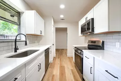 4049 Alicante Avenue, Fort Worth, TX 76133 - Photo 3