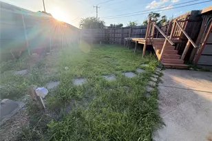 1849 Sandy Ridge Ct, Carrollton, TX 75007 - Photo 17