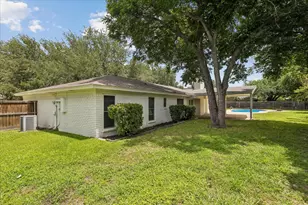 4113 Ridglea Country Club Dr, Fort Worth, TX 76126 - Photo 37