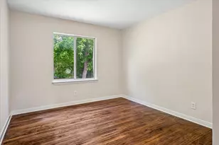 10850 Sharondale Dr, Dallas, TX 75228 - Photo 7