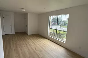 6355 Hanger Park Dr, Forest Hill, TX 76119 - Photo 5