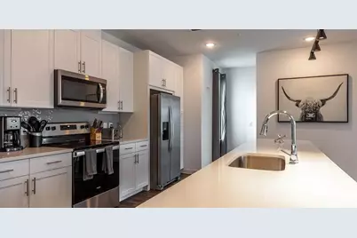 1000 Fort Worth Avenue #113, Dallas, TX 75208 - Photo 11