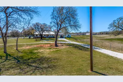 320 English Court, Springtown, TX 76082 - Photo 7