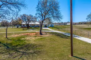 320 English Ct, Springtown, TX 76082 - Photo 7