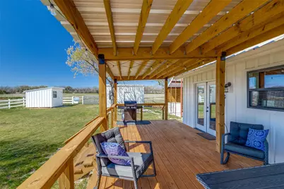 320 English Court, Springtown, TX 76082 - Photo 11