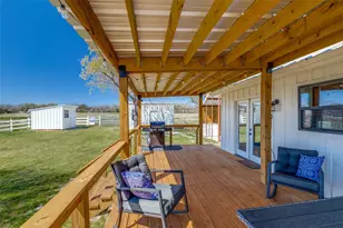 320 English Ct, Springtown, TX 76082 - Photo 11