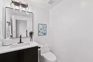 723 W 10th St, Dallas, TX 75208 - Photo 11