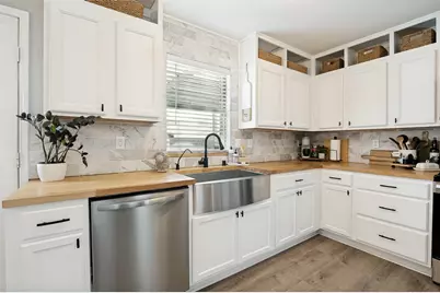 6015 Pietro Drive, Grand Prairie, TX 75052 - Photo 7