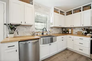 6015 Pietro Dr, Grand Prairie, TX 75052 - Photo 7