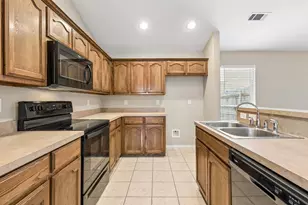 1116 Cottonwood Dr, Crowley, TX 76036 - Photo 11