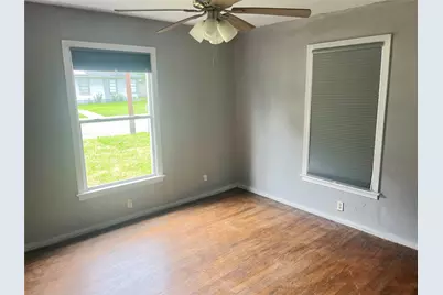 210 W Dexter Street, Sherman, TX 75092 - Photo 9