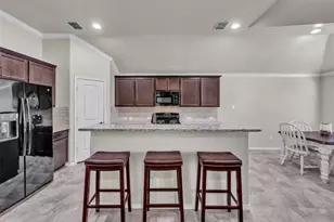 381 Coral Vine Ln, Burleson, TX 76028 - Photo 11