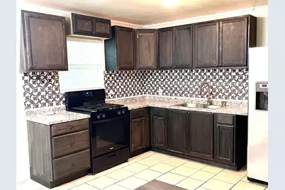 3921 Avenue H, Fort Worth, TX 76105 - Photo 3