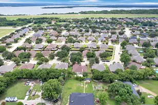 824 Duck Pond Dr, Grand Prairie, TX 75052 - Photo 31