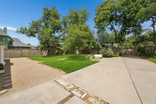 13220 Wittmore Cir, Dallas, TX 75240 - Photo 39