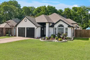 804 Clover Hill Ln, Cedar Hill, TX 75104 - Photo 1