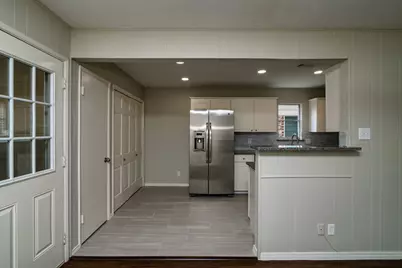 2726 Starcrest Lane, Farmers Branch, TX 75234 - Photo 7