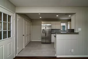 2726 Starcrest Ln, Farmers Branch, TX 75234 - Photo 7