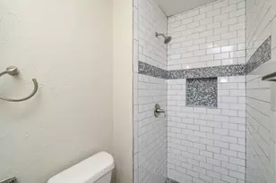 2726 Starcrest Ln, Farmers Branch, TX 75234 - Photo 19