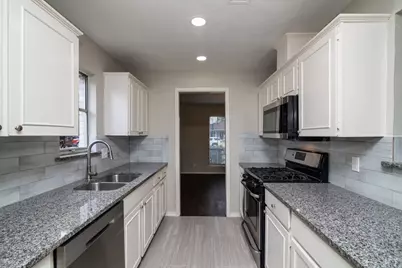 2726 Starcrest Lane, Farmers Branch, TX 75234 - Photo 9