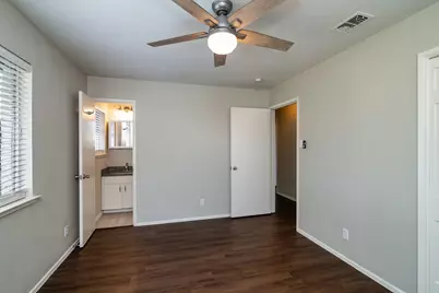 2726 Starcrest Lane, Farmers Branch, TX 75234 - Photo 17