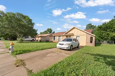 1601 McAnear Street, Cleburne, TX 76033 - Photo 3