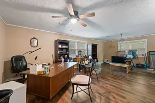 1601 McAnear St, Cleburne, TX 76033 - Photo 11