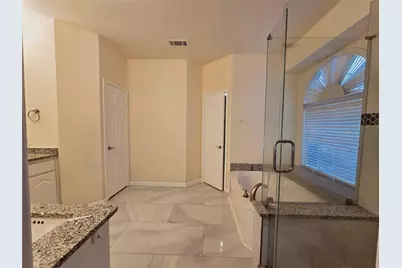 5207 W Cove Way, Grand Prairie, TX 75052 - Photo 13