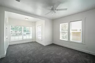 924 E Leuda St, Fort Worth, TX 76104 - Photo 7