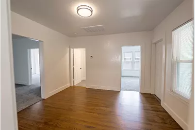 924 E Leuda Street, Fort Worth, TX 76104 - Photo 9