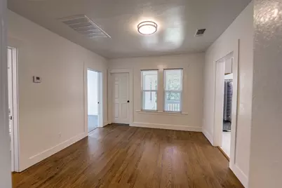 924 E Leuda Street, Fort Worth, TX 76104 - Photo 13