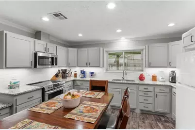 806 S Avenue O, Clifton, TX 76634 - Photo 11
