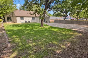 240 Timberlake Dr, Azle, TX 76020 - Photo 33