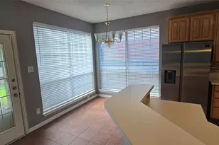 5725 Champion Ct, Arlington, TX 76017 - Photo 5