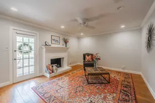 913 Roaring Springs Rd, Fort Worth, TX 76114 - Photo 9