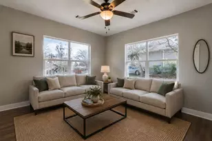 216 N Ricketts St, Sherman, TX 75092 - Photo 7