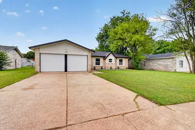 1547 Oakbrook Street, Lancaster, TX 75134 - Photo 3