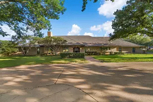 8920 Martin Dr, North Richland Hills, TX 76182 - Photo 1